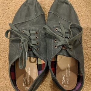 Mens laceup toms 12